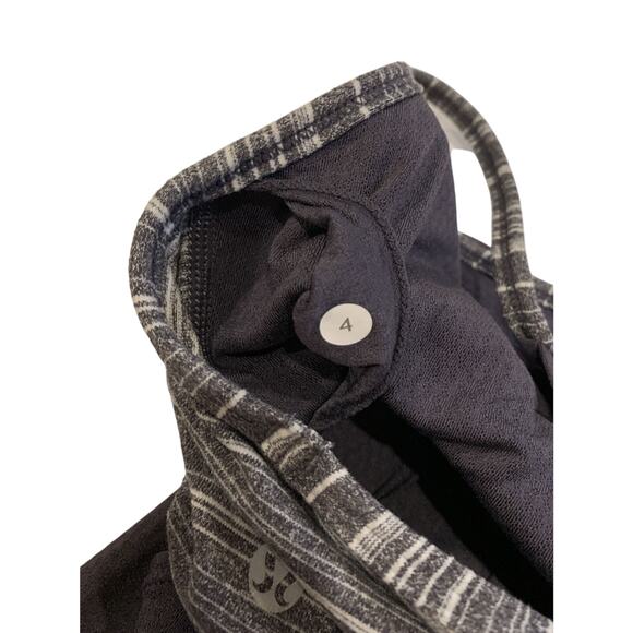 Lululemon Gray Racerback Tank Top with built in sports bra size 4 - EUC - Picture 5 of 7